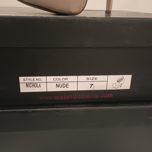 Heels - Picture 2 of 6